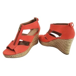 Size 8.5 Report Wedges with Gold Zipper Detail